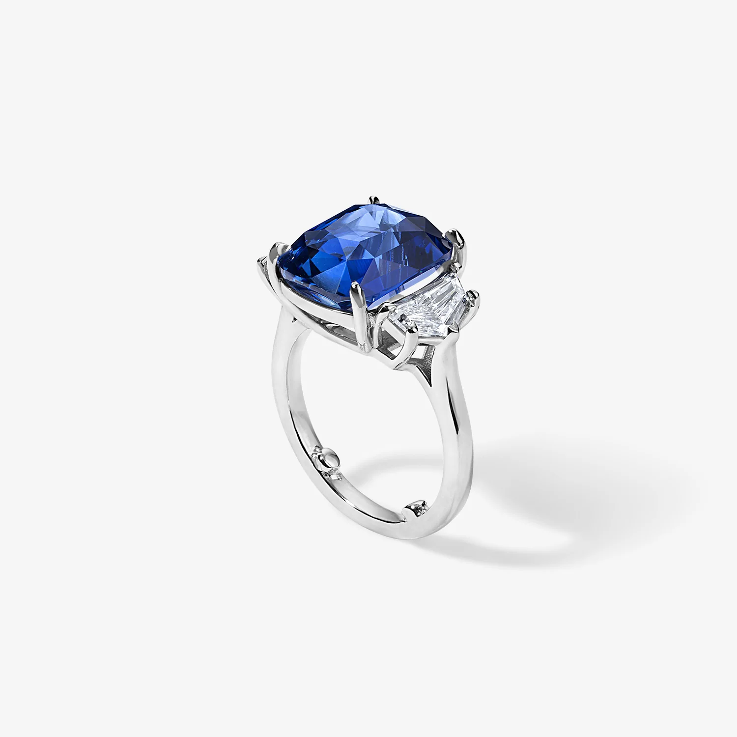 8CT Sapphire Ring With Diamond Epaulettes - Image 2