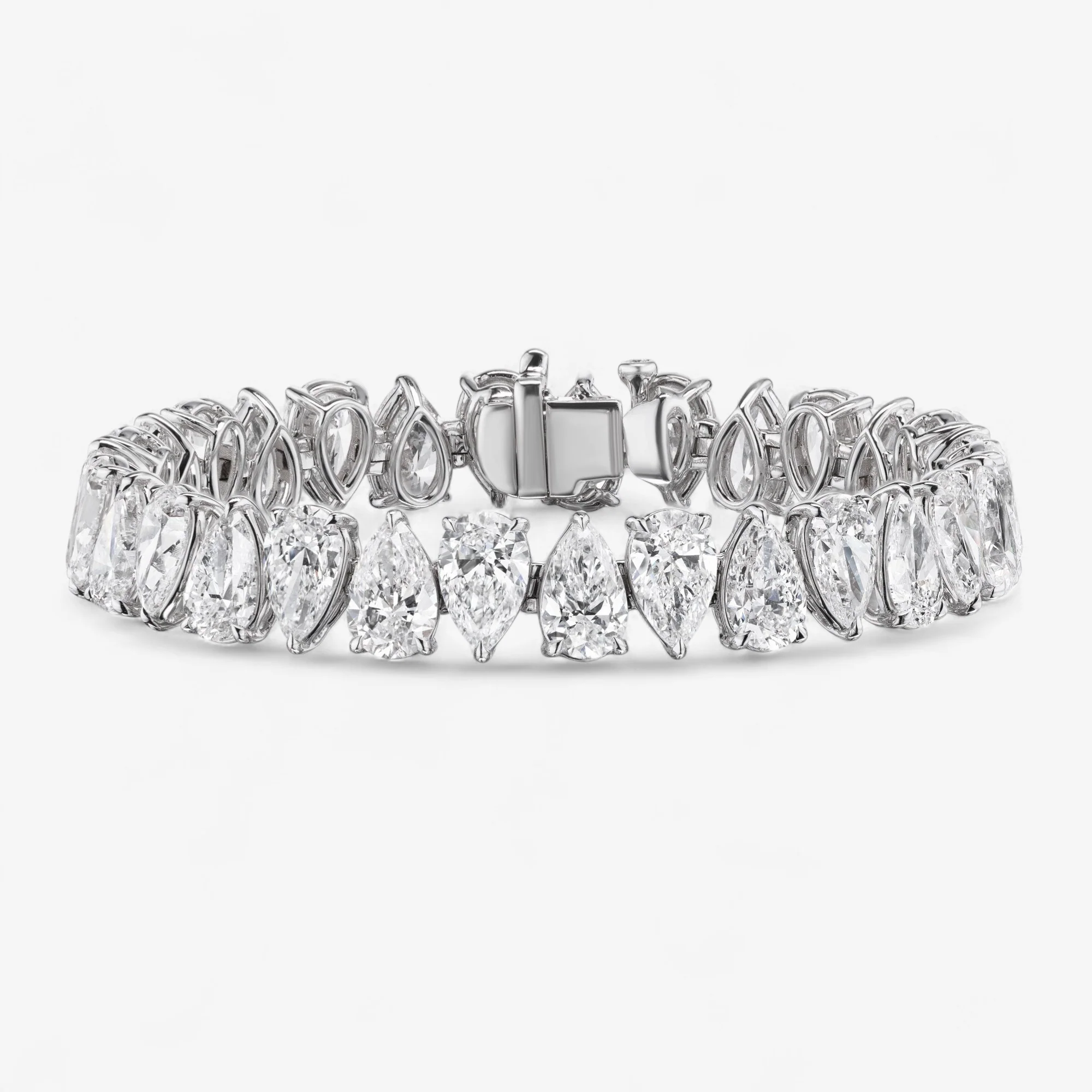 Signature Alternating Pear Shape Diamond Tennis Bracelet