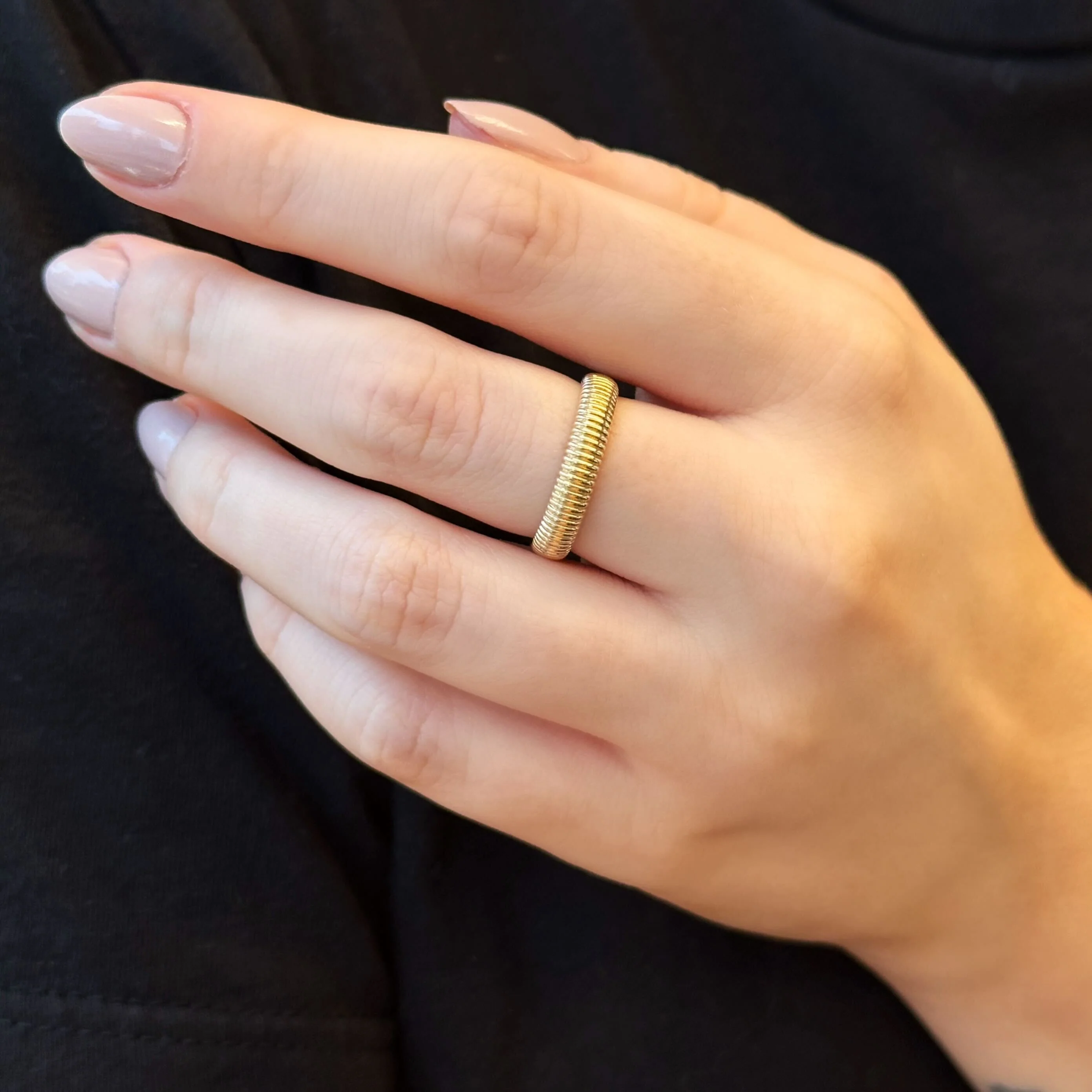 Madison Ridged Ring - Image 3